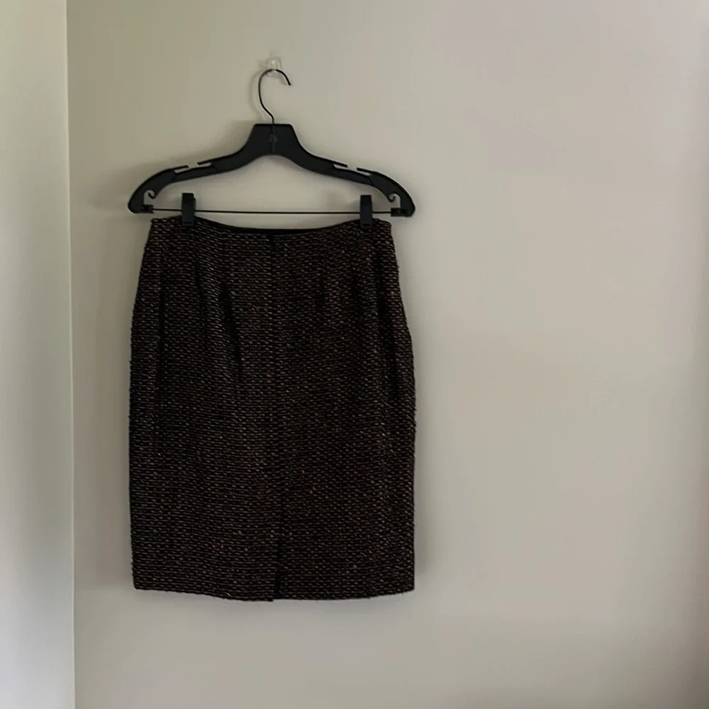 Petite Dana Bachman Black/Brown Metallic Tweed Suit Size: 4 Petite MSRP: $300 - Picture 3 of 10